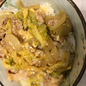 めんつゆで簡単♪　豚キャベ卵丼